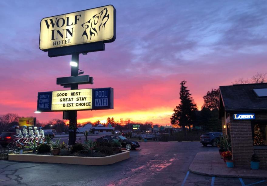 סנדוסקי Wolf Inn Hotel מראה חיצוני תמונה